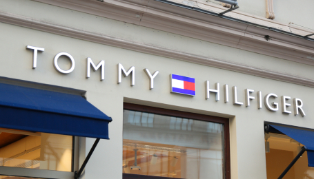 Tommy Hilfiger: на грани поп-культуры и классики