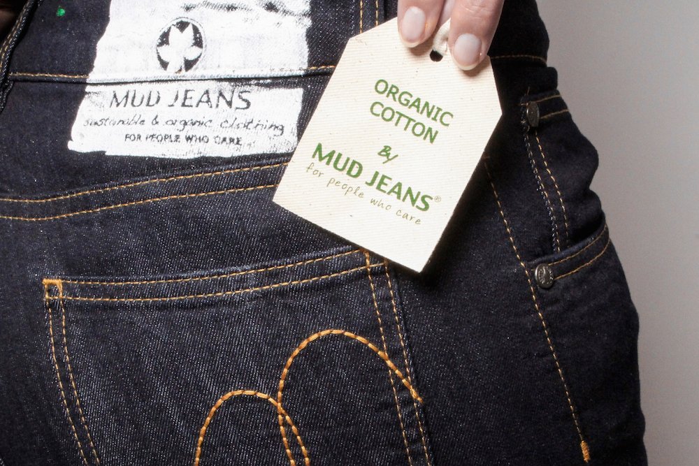 Jean i need. Mud Jeans. Mud Jeans одежда. Eco бренд одежды джинсы. Джинсы в подарок.