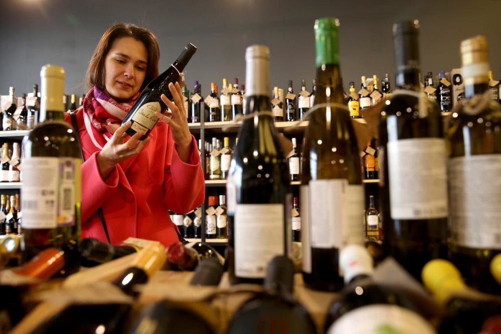 Общественная вина. Российское вино дегустация. Выбор вина. Импортное вино. Потребители вина.